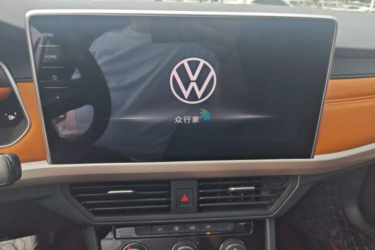 Used Volkswagen Bora 2025 200TSI DSG Enjoy Driving Navigation Edition Audio And AC Panel