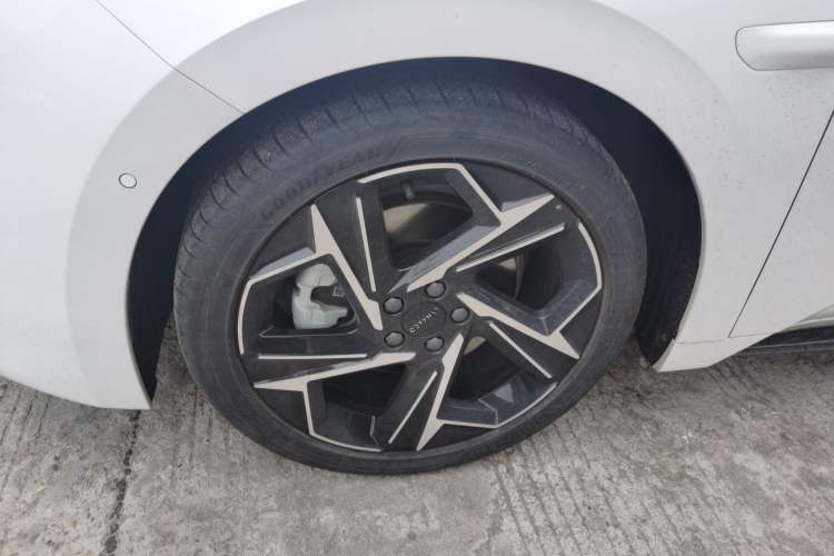 Used Lynk & Co 07 2024 EM-P 126 Long-Range Ultra
