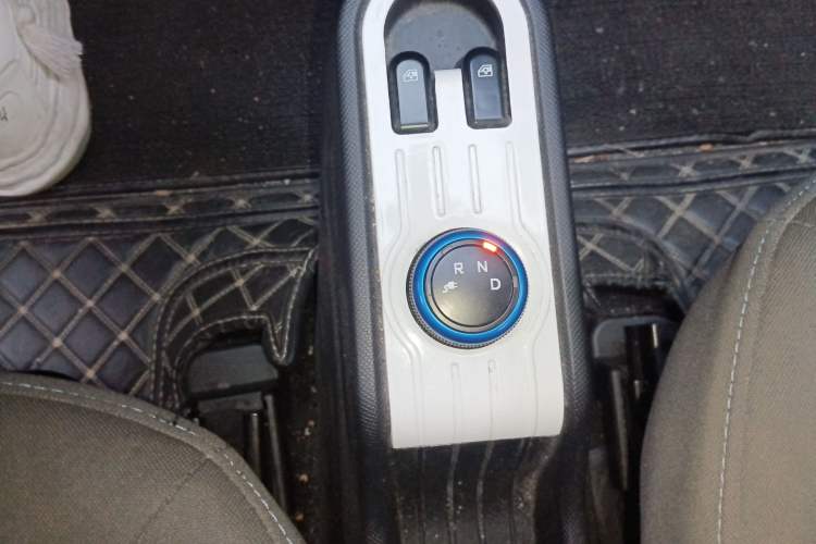 Used Wuling Hongguang MINIEV 2020 Enjoyment Model Lithium Iron Phosphate Gear Lever