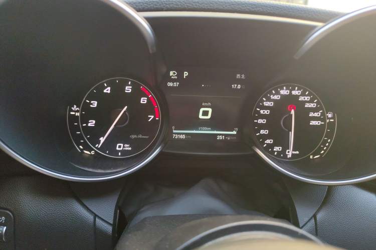 Used Alfa Romeo Giulia 2017 2.0T 200HP Luxury Edition