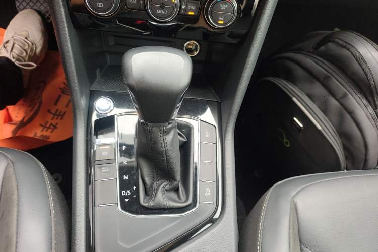 Used Volkswagen Tiguan L 2019 Updated Version 330TSI Automatic Two-Wheel Drive Panoramic Comfort Edition China VI Standard