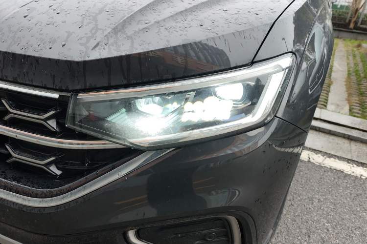 Used Volkswagen Tayron 2023 280TSI Two-Wheel-Drive Luxury Plus Advanced Version Left Front Headlight