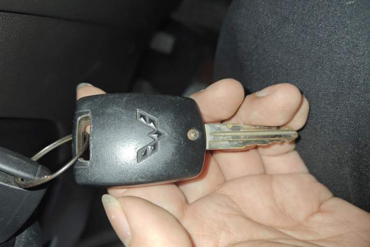 Used Wuling Hongguang V 2019 1.5L Jingqu Version China VI LAR Interior 1