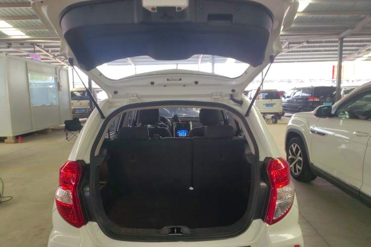 Used CHANGAN CX20 2014 1.4L IMT Sunroof Navigation Version China V Standard Trunk