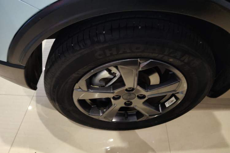 Used Geometry E Firefly 2024 401 km Fluorescent