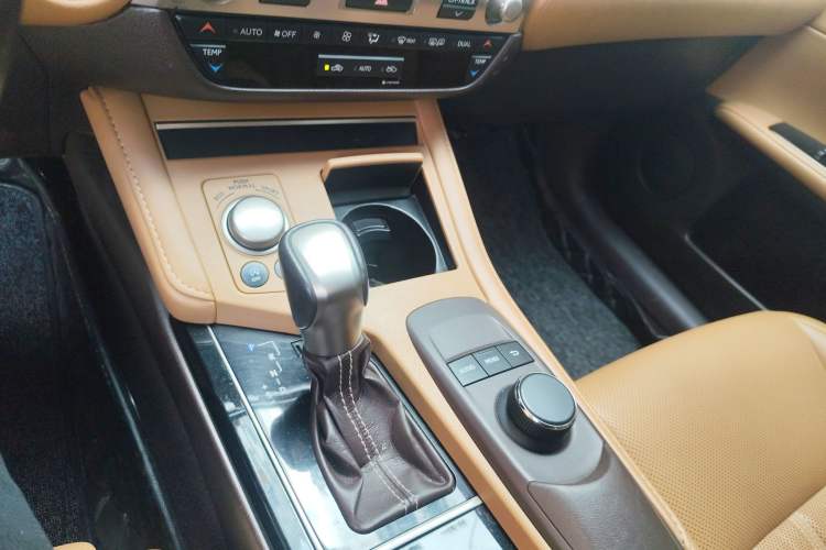 Used Lexus ES 2016 200 Midnight Special Limited Edition
