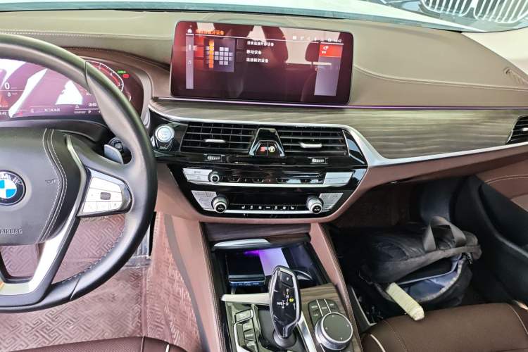 Used BMW 5 Series 2021 530Li Leading Luxury Package Audio And AC Panel