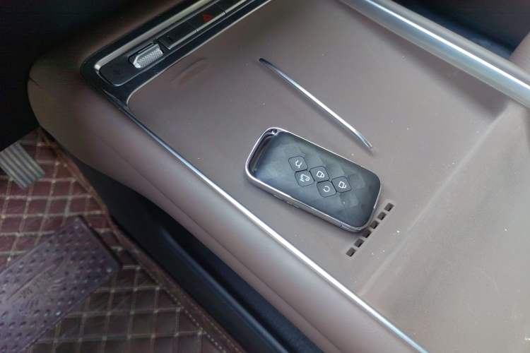 Used Wuling Starlight 730 2025 Model Plug-in Hybrid 125km Luxury Edition
