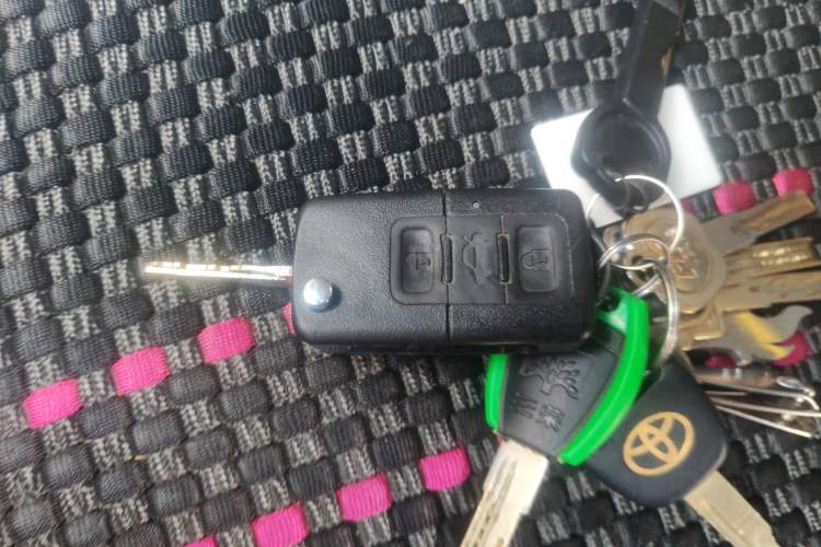 Used Iveco Daily 2023 2.5T A35M1 Multi-Purpose Passenger Vehicle Short Wheelbase Mid-Roof Design Single Tire Side-Sliding Door Automatic Transmission
