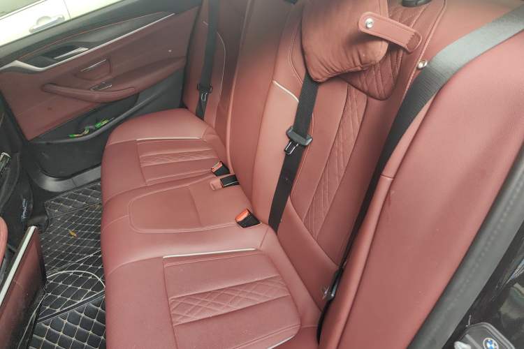 Used BMW 5 Series 2023 530Li Leading Model M Sport Package Left Rear Seat