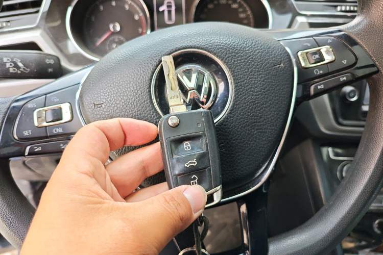 Used Volkswagen Touran 2018 Volkswagen Touran L 280TSI DSG Comfort Edition 7 Seats China V Emission Standard Vehicle Key