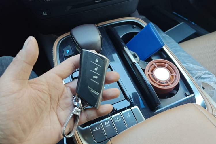 Used Lexus LS 2020 500h Excellence Edition China VI standard Vehicle Key