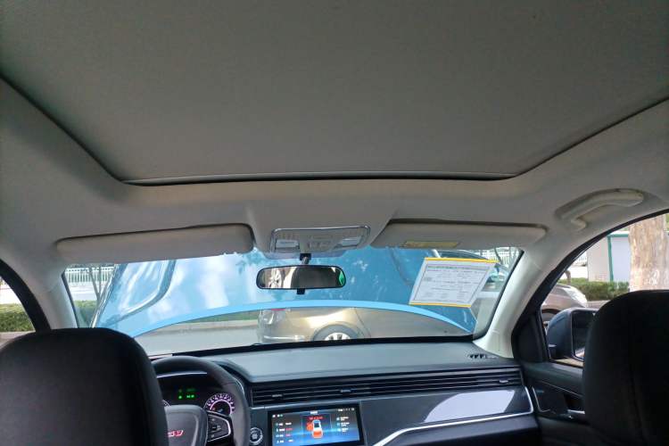 Used Sinotruk VGV U70 2020 1.5T Automatic Smart Luxury 7-Seater Headliner