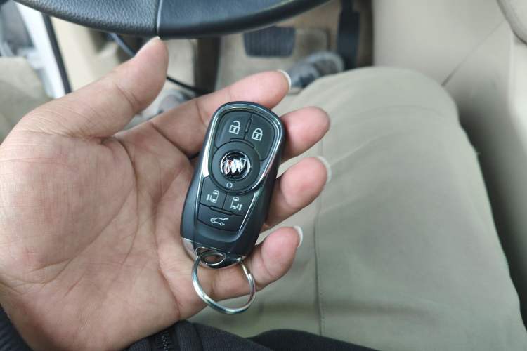 Used Buick GL8 2022 ES Land Cruiser 653T Luxury Model
