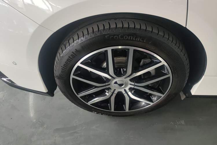 Used Denza Z9 2024 1100 km Four-Wheel Drive Max Version