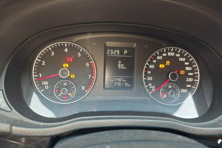 Used Volkswagen Passat 2014 1.8TSI Automatic Prestige Edition Instrument Cluster