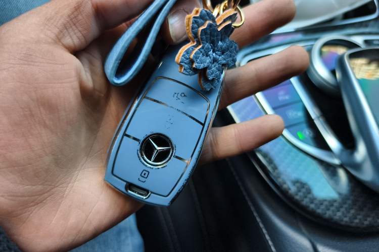 Used Mercedes-Benz E-Class 2017 E 300 L Sporty and Stylish Model
