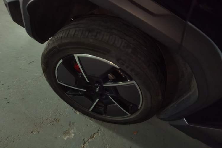 Used Formula Leopard Titanium 3 2025 501 km All-Wheel Drive Intelligent Driving Max Edition Right Rear Wheel Hub