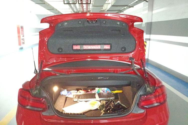 Used BMW 2 Series 2018 220i Convertible Coupe Sports Design Package Trunk