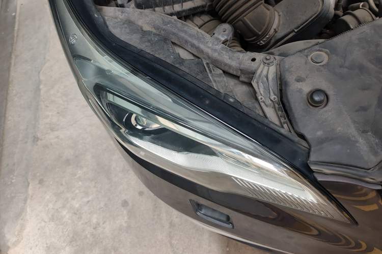 Used Buick Envision 2014 28T Four-Wheel Drive Elite Model Right Front Headlight