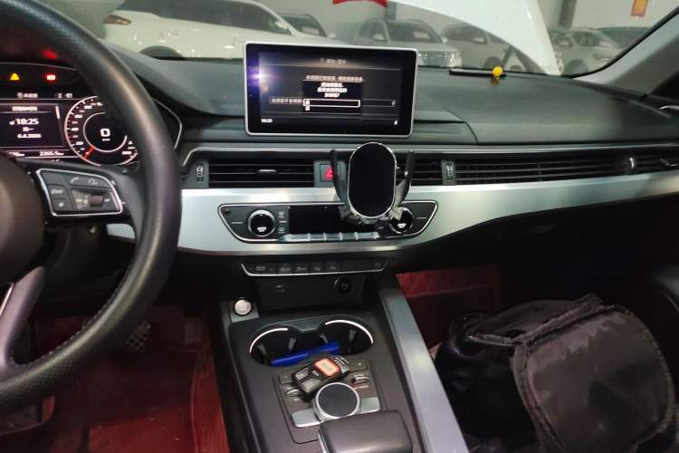 Used Audi A4L 2019 40 TFSI Fashion Version China V