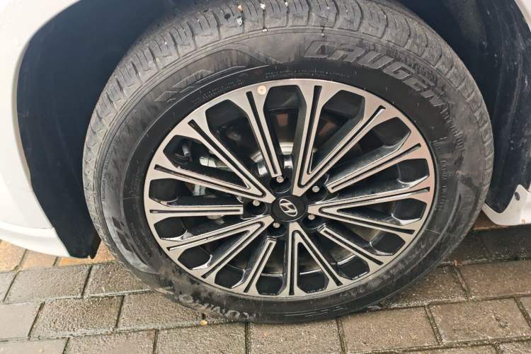 Used Hyundai Custo 2024 270TGDi LUX Prestige Edition Left Front Wheel Hub