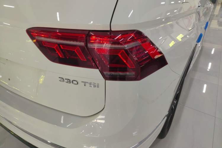 Used Volkswagen Tiguan L 2023 Restyled 330TSI Automatic Two-Wheel Drive R-Line Enhanced Comfort Version Exterior 3