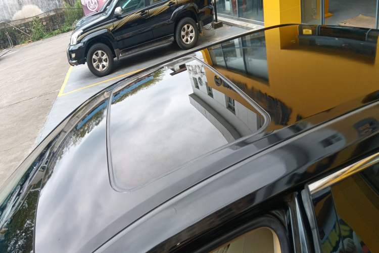 Used Toyota Camry 2016 2.0G 10th Anniversary Leading Edition
