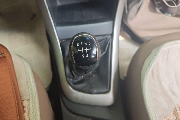 Used Baojun 630 2013 1.5L manual Comfort trim