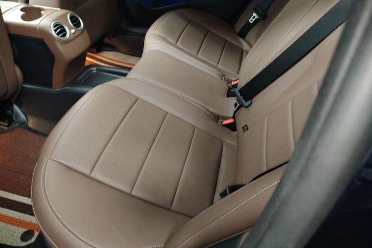 Used Mercedes-Benz E-Class 2016 E 300 L Sporty and Stylish Model Left Rear Seat