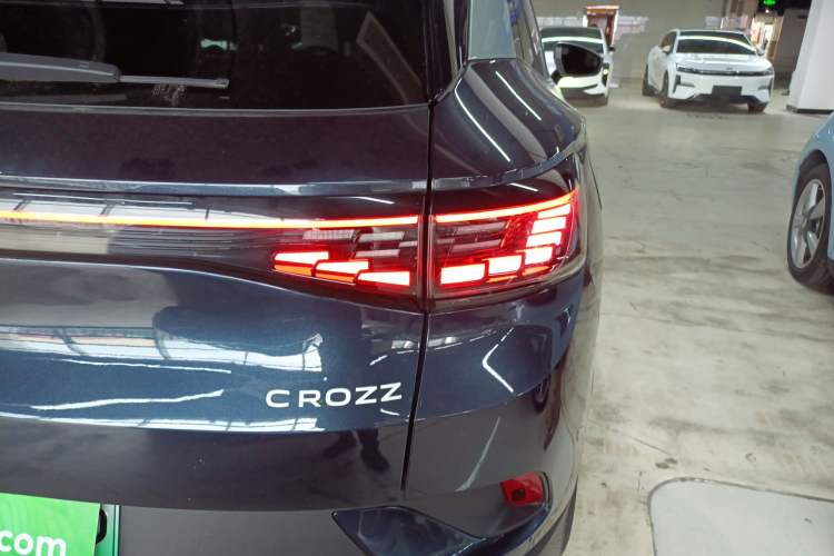 Used Volkswagen ID.4 CROZZ 2021 Long-Range Lite PRO Two-Wheel Drive Version
