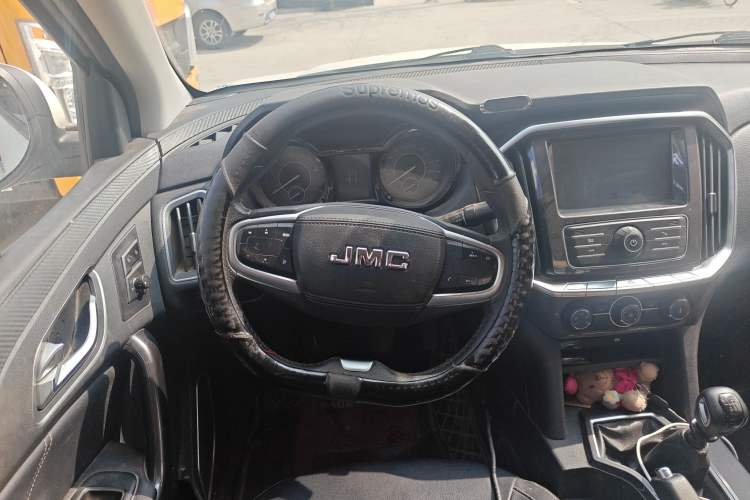 Used JMC Yuhu 7 2020 2.0T Diesel Manual Two-Wheel Drive Comfort Edition Short Wheelbase China VI Standard JX4D20A6L Steering Wheel