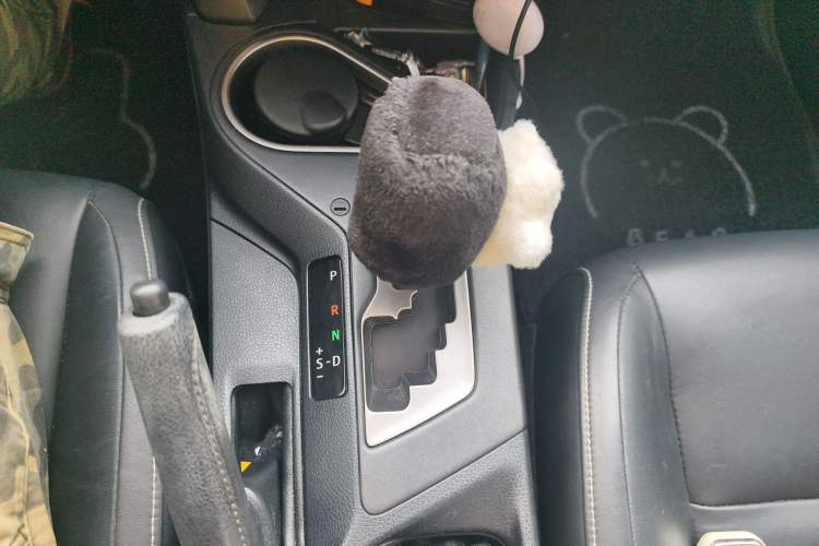 Used Toyota RAV4 2016 2.5L Automatic 4x4 Elite Edition Gear Lever