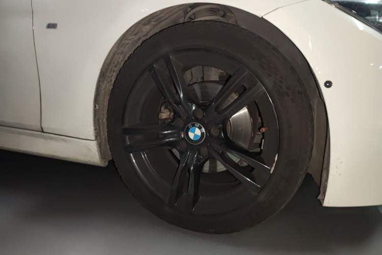 Used BMW 3 Series 2019 320i M Sport Night Edition Right Front Wheel Hub