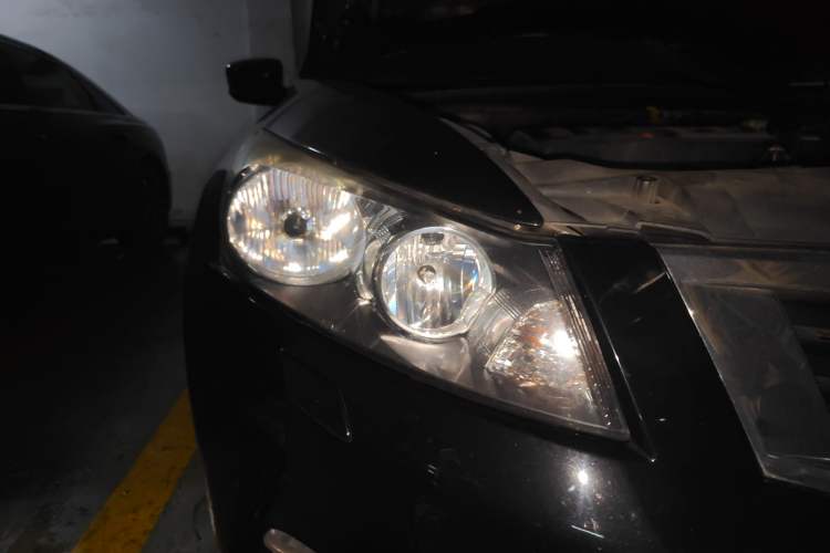 Used Honda Accord 2008 2.0L EX Right Front Headlight