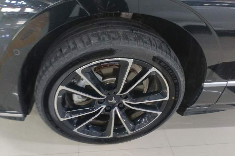 Used VOYAH PASSION 2024 PHEV Four-Wheel Drive Ultra-Long Range Flagship Model
