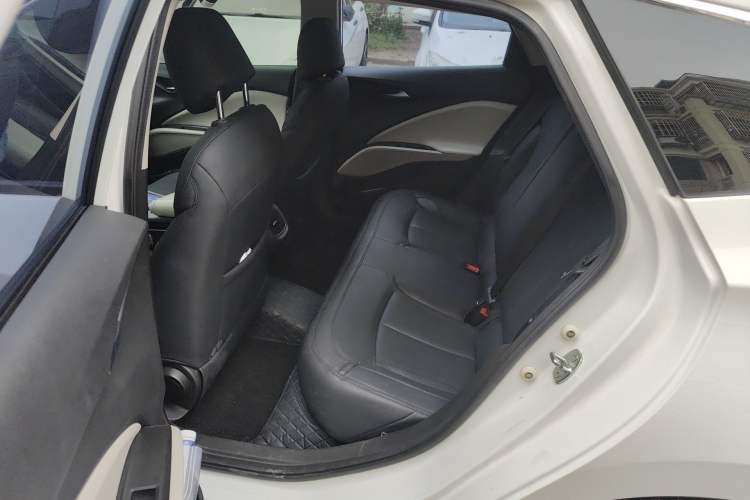 Used Buick Velite 6 2022 Plug-in Hybrid Connected Fashion Model Left Rear Seat