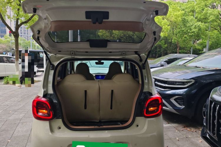 Used Wuling Hongguang MINIEV 2025 Four-Door Version Premium Edition Trunk