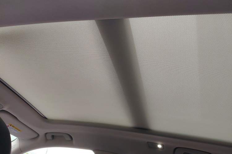 Used Hongqi HS5 2019 2.0T Smart Connect Flagship All-Wheel-Drive Version Headliner