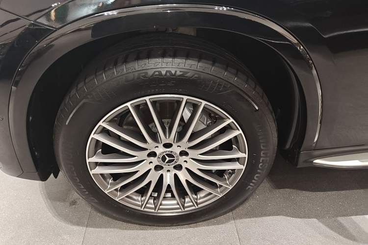 Used Mercedes-Benz GLC 2023 GLC 300 L 4MATIC Dynamic Edition 5-seater Left Front Wheel Hub