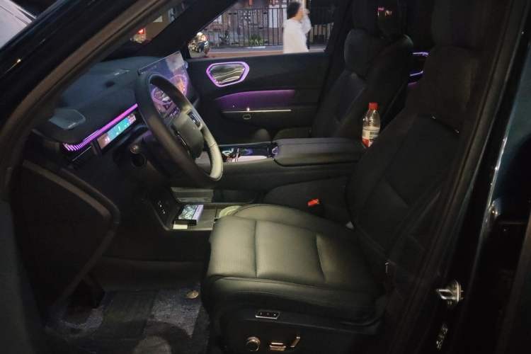 Used Lynk & Co 900 2025 2.0T Ultra