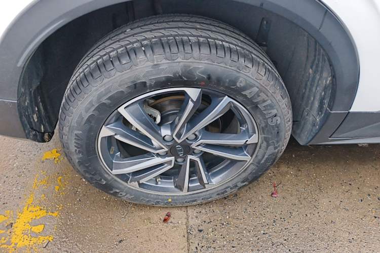 Used Geely Auto Coolray 2023 1.5T DCT Platinum Edition Right Rear Wheel Hub