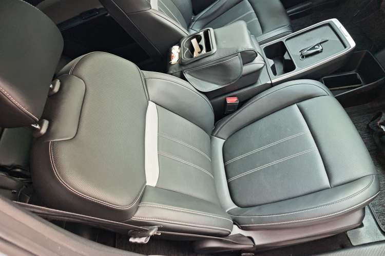 Used Venucia VX6 2023 520 Air Right Front Seat