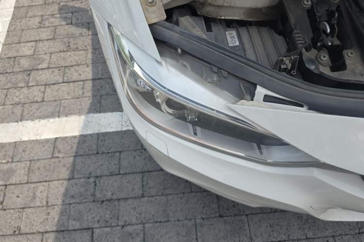 Used BMW 3 Series 2013 320i Sport Edition Right Front Headlight