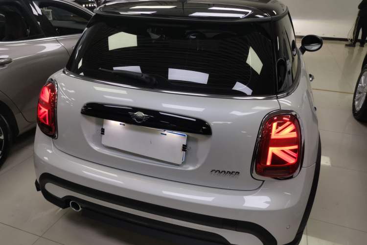 Used MINI MINI 2023 Updated 1.5T COOPER Artist
