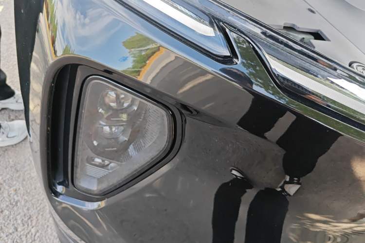 Used Nio EC6 2023 75 kWh Right Front Headlight