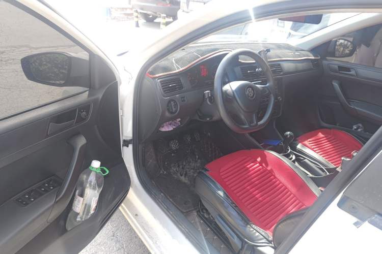 Used Volkswagen Santana 2019 1.5L Manual Fashion Edition China VI Standard Driver Seat