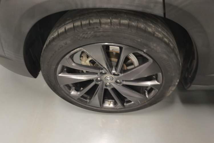 Used CHANGAN UNI-T 2020 1.5T Prestige Version Right Rear Wheel Hub