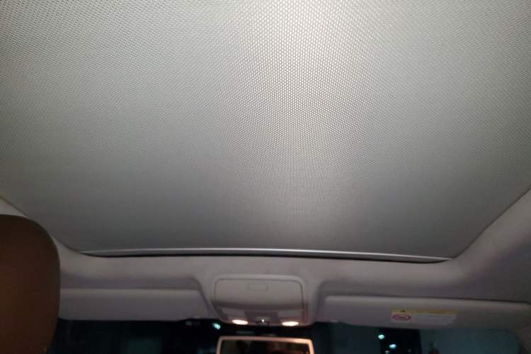 Used Volkswagen Tiguan 2016 300TSI Automatic All-Wheel Drive Luxury Edition Headliner