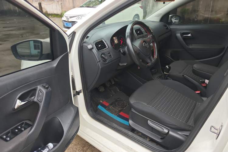 Used Volkswagen Polo 2014 1.6L Manual Comfort Edition Driver Seat